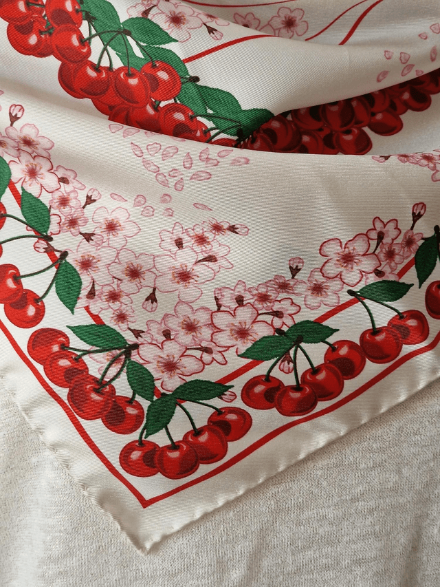 CARRÉ VIERGE À LA CERISE 65